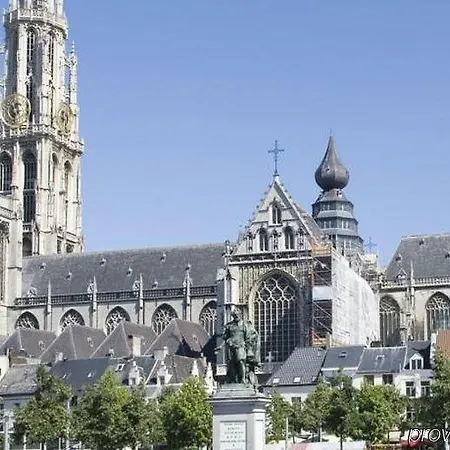 Les Nuits Hotel
