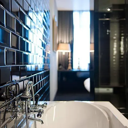 Les Nuits Hotel