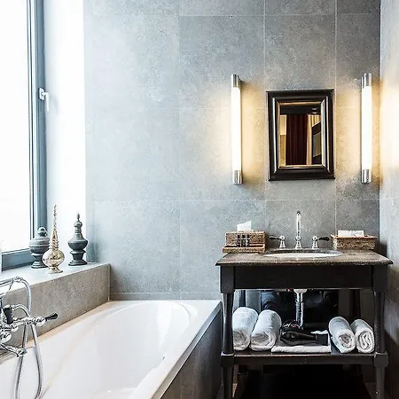 Les Nuits Hotel 4*